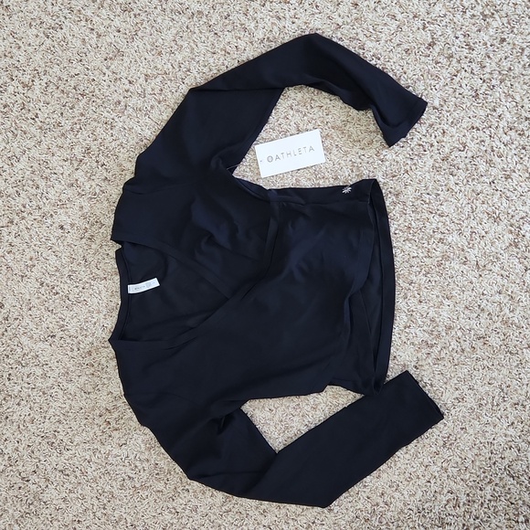 NWT - Athleta Transcend Wrap Top - Black - Size L - Picture 3 of 6
